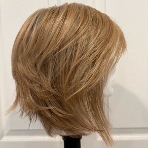 ENVY by Allen Eaton Human & Heat Synthetic Blend Short Layered Blonde Wig! Excel
